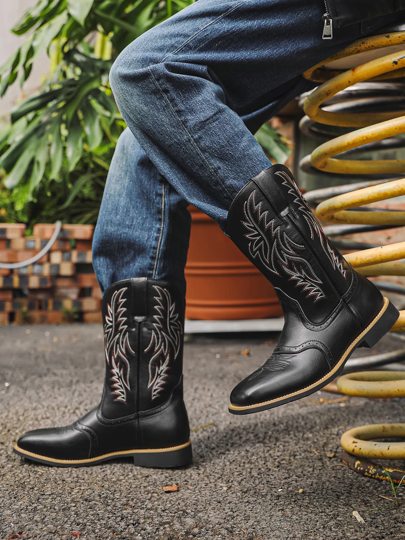 Men’s Wide-Fit Western Cowboy Boots – Classic Embroidered Western Boots with Square Toe
