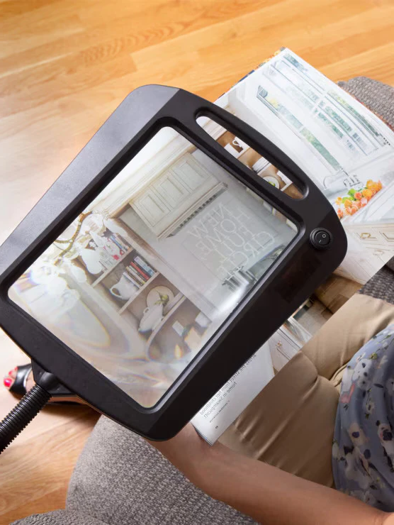 Full-Page Magnifying Glass image 5