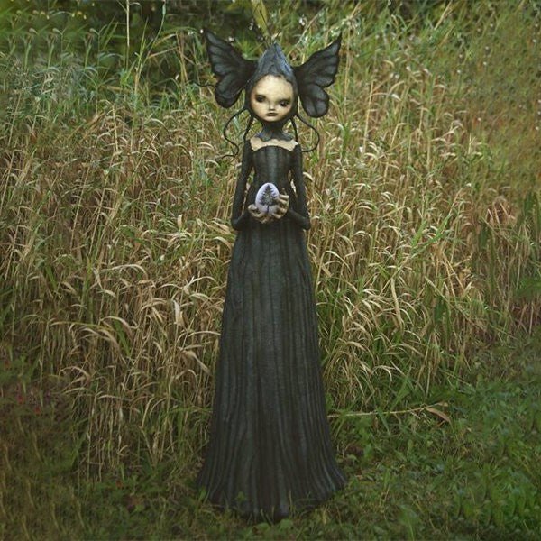 The Dark and Bizarre Art – Creepy Witch Sculptures(Halloween Decoration) image 4