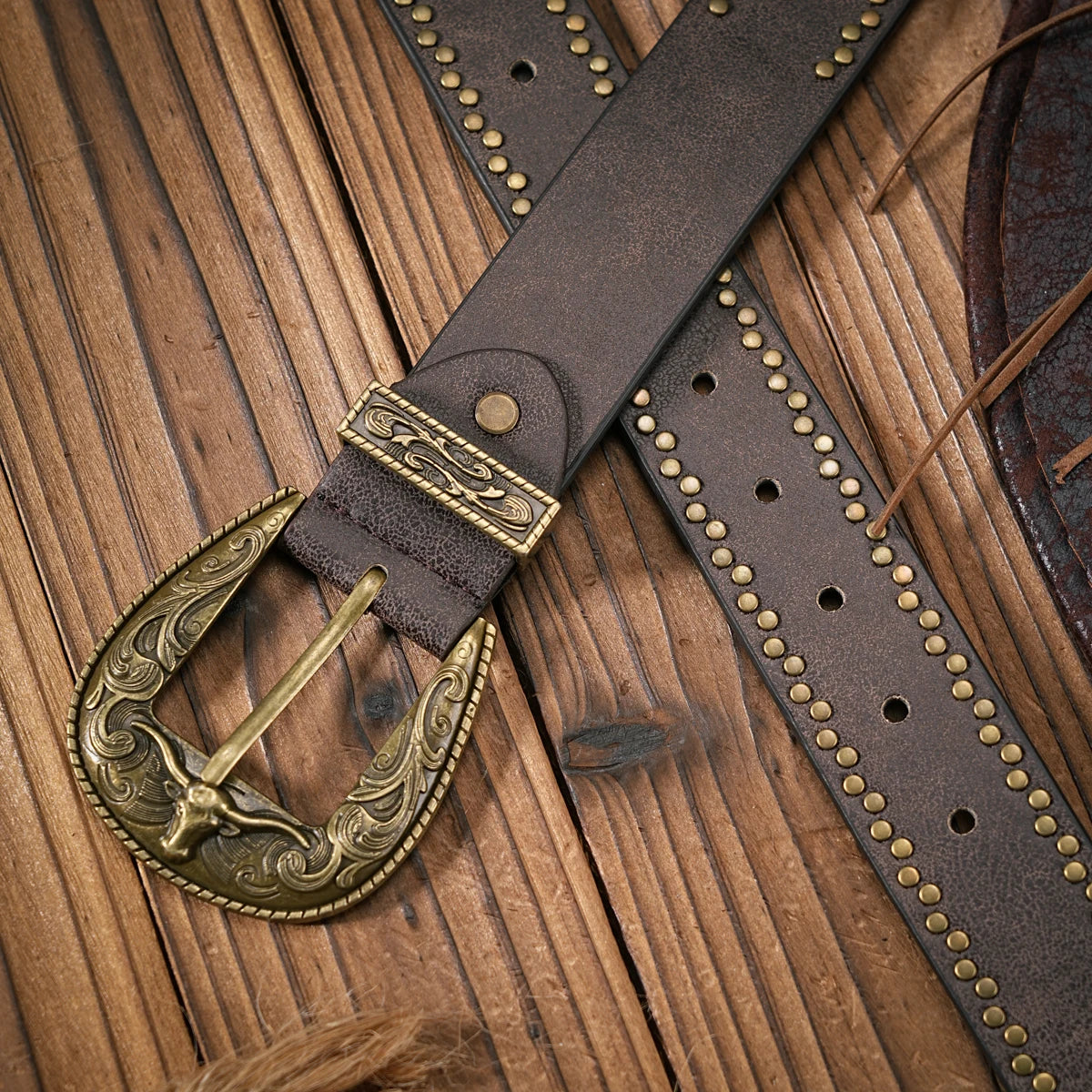 Western Denim PU Leather Belt for Men & Women – Vintage Floral Carved Buckle