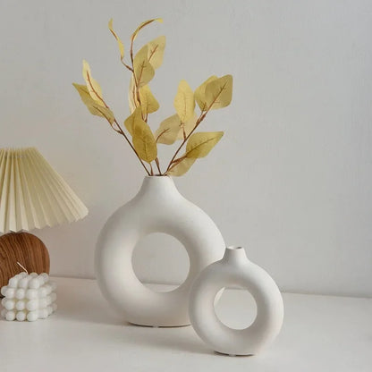 Donut-Shaped Minimal Vase for Modern Living Room Decor