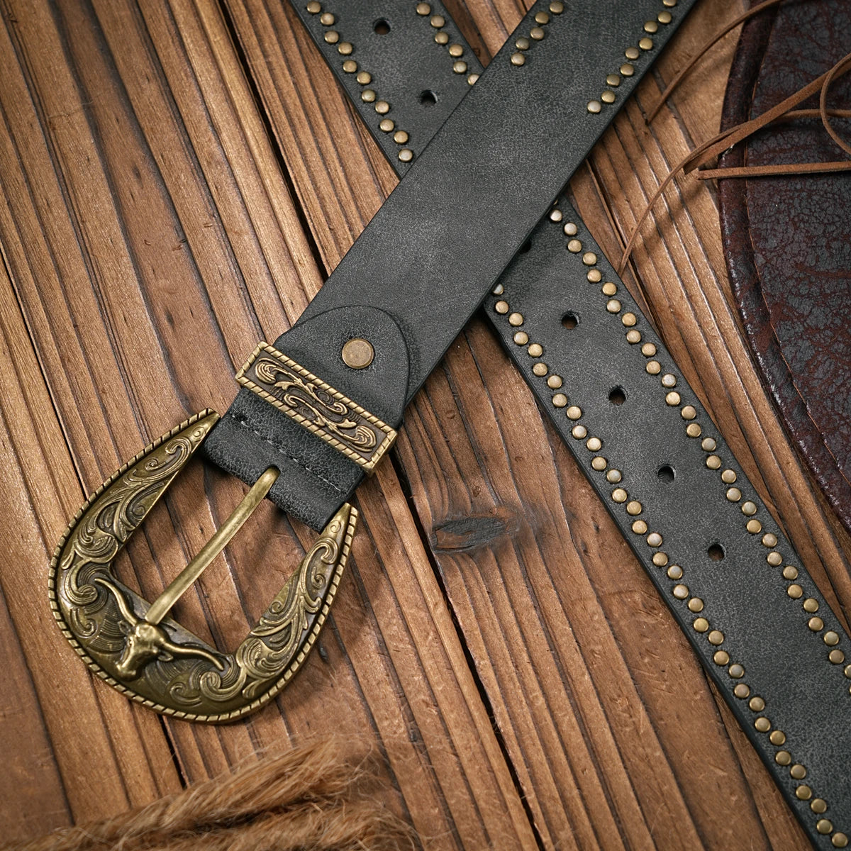 Western Denim PU Leather Belt for Men & Women – Vintage Floral Carved Buckle