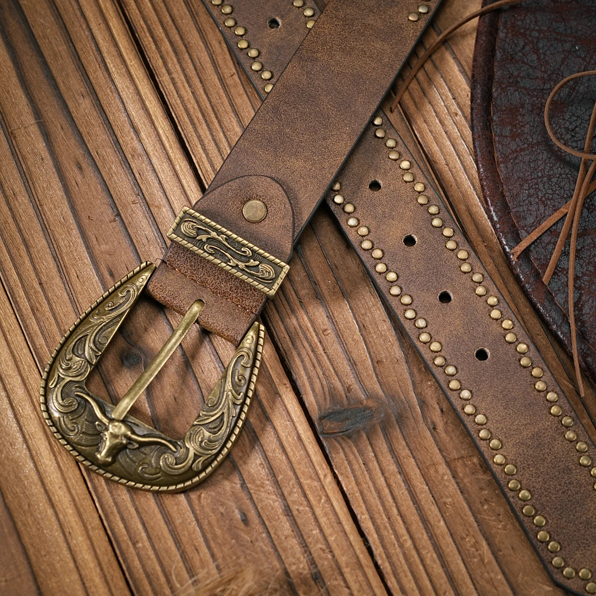 Western Denim PU Leather Belt for Men & Women – Vintage Floral Carved Buckle