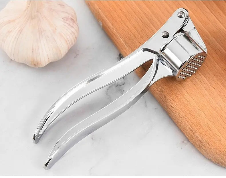 Heavy-Duty Garlic Press – Anti-Skid Manual Garlic Crusher