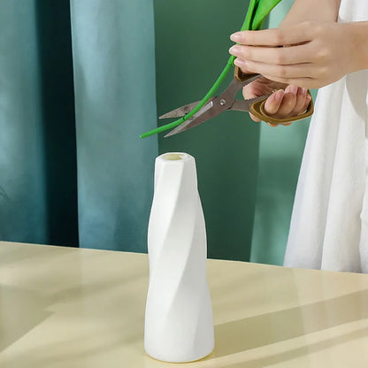 Simple Table Vase for Modern Home Decor