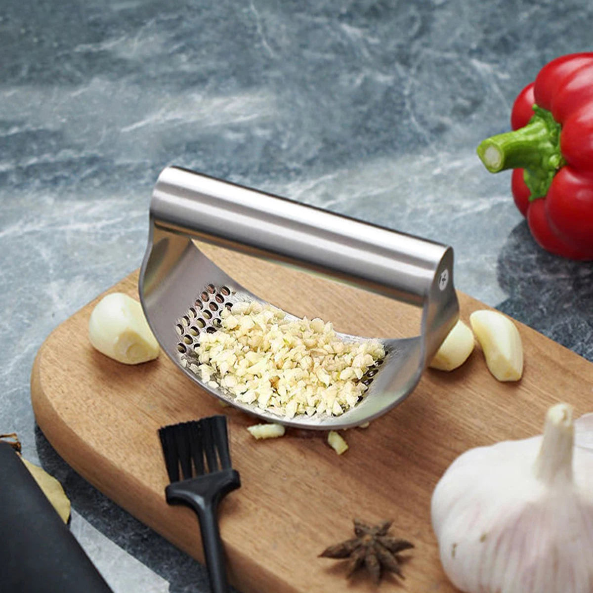 Manual Stainless Steel Garlic Press – Easy Kitchen Garlic Crusher