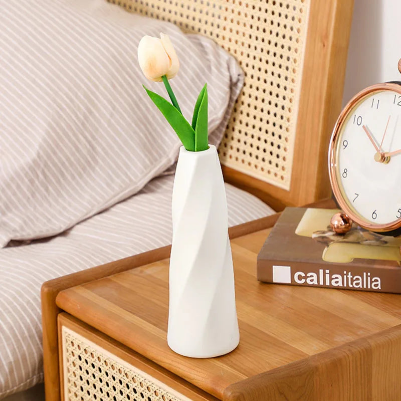 Simple Table Vase for Modern Home Decor