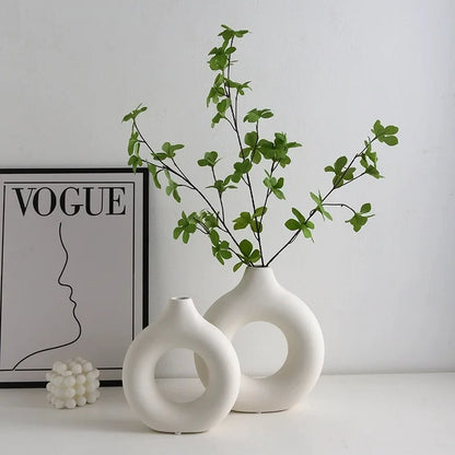 Donut-Shaped Minimal Vase for Modern Living Room Decor