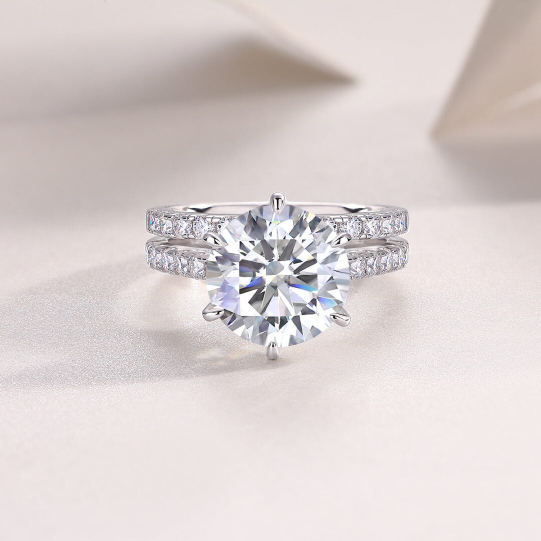 Arrange Large Diamond Rings Luxuriously And Fashionably Set With Moissanite Silver Rings - Image 3
