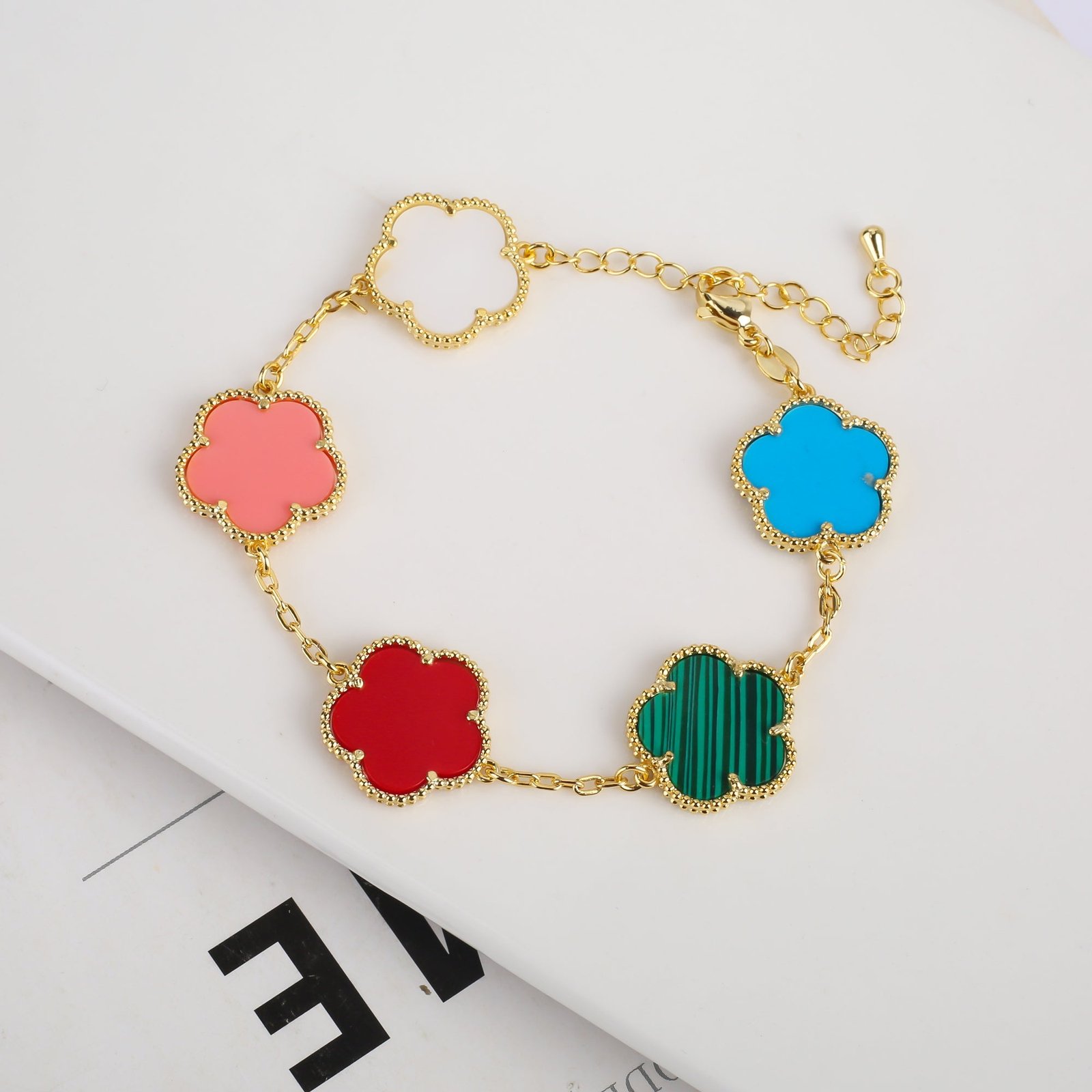 Vintage Clover Flower Pendant Gold Chain Bracelet - Image 12