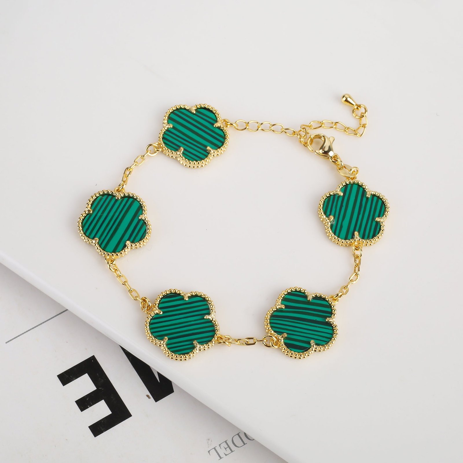 Vintage Clover Flower Pendant Gold Chain Bracelet - Image 8
